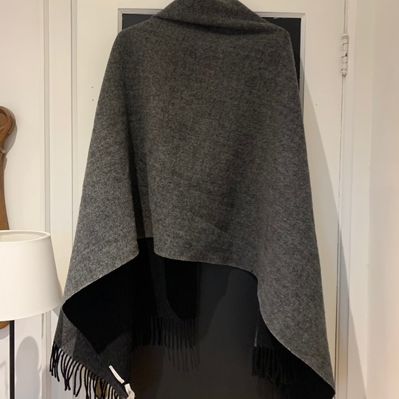 Aritzia Babaton Pure Wool Scarf - Picture 2 of 5